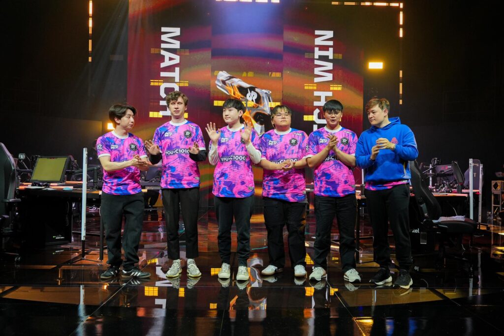 Paper Rex waves goodbye (Photo via VCT Pacific)