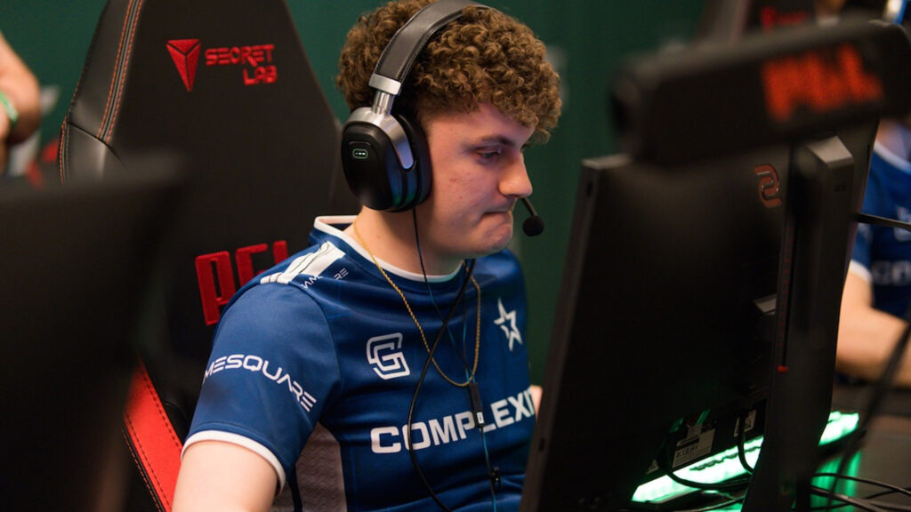 Complexity adds junior, AdreN as coach as visa issues set to affect hallzerk