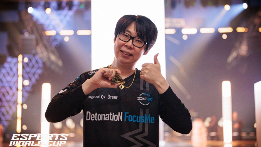 It's a photo of GO1, the winner of the FATAL FURY: City of the Wolves Esports World Cup 2025