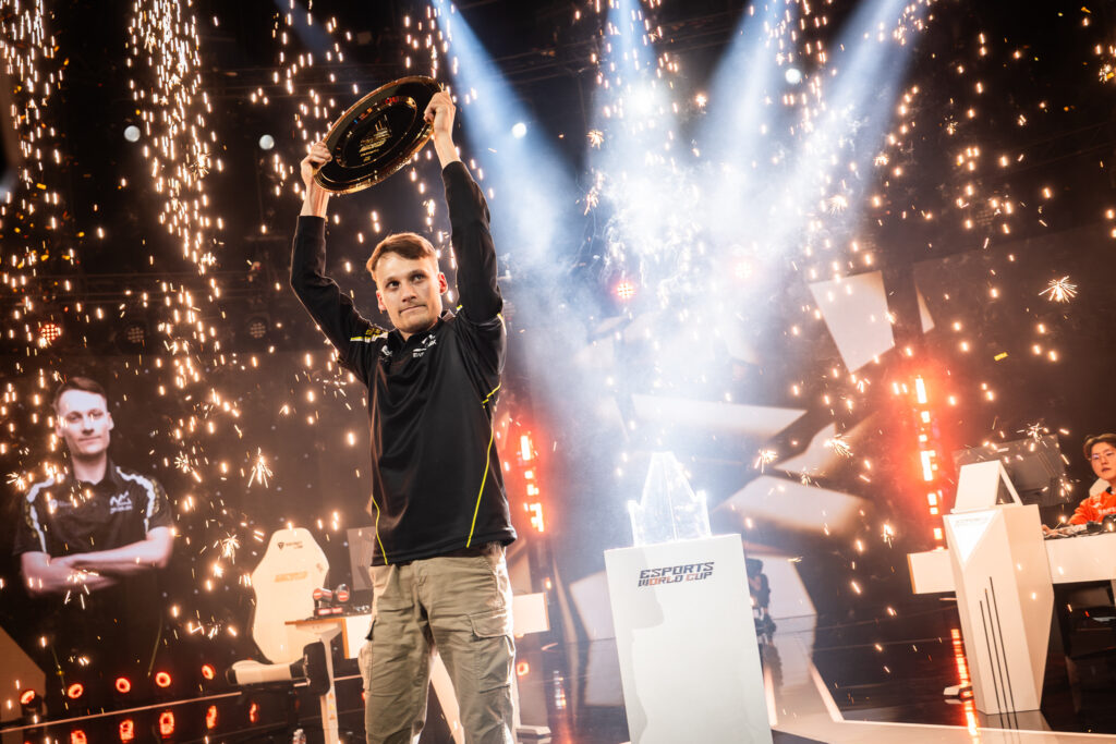 Serral denies the Protoss and becomes the StarCraft 2 champion of the Esports World Cup