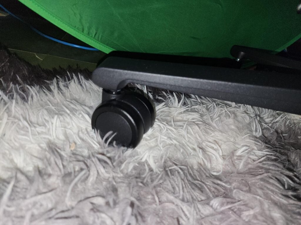 Carpets and rollers are not usually the best of friends. The Martian Pro manages just fine. (Photo via esports.gg)