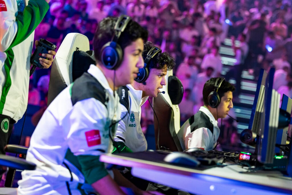 It’s a photo of the Rocket League players from Team Falcons at the event EWC 2025.