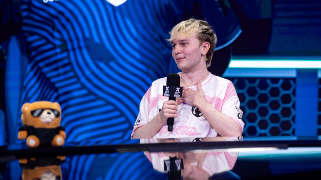 Team Heretics debuts limited pink Champs jersey on stage at VCT EMEA: Stage 2