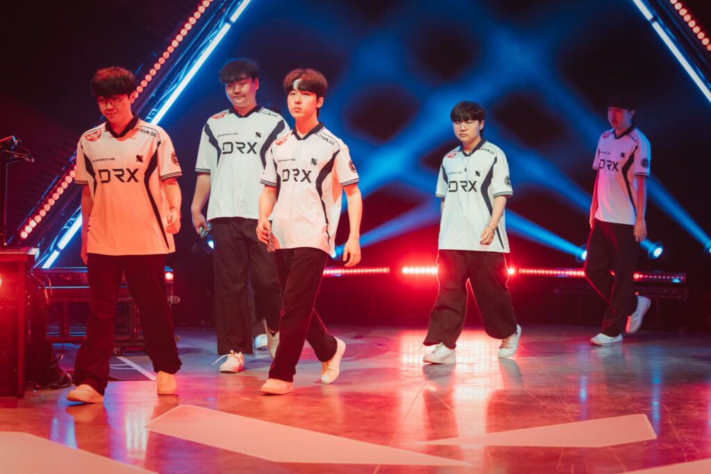 The VALORANT esports team DRX enters the stage at the event Champions 2025: it’s a photo.