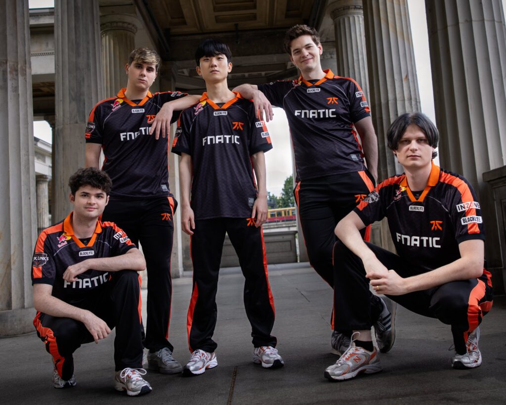 It's a photo of LoL esports players from the team Fnatic.