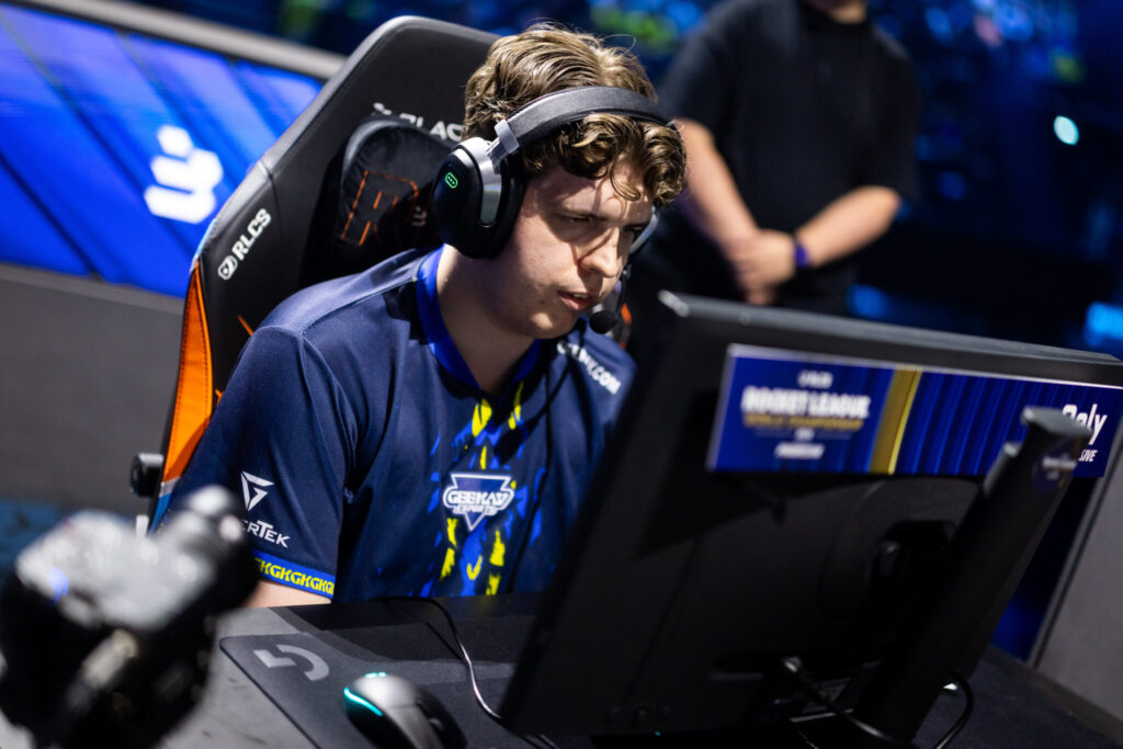 It’s a photo of the Rocket League player oaly. from Geekay Esports during the RLCS 2025 World Championship.