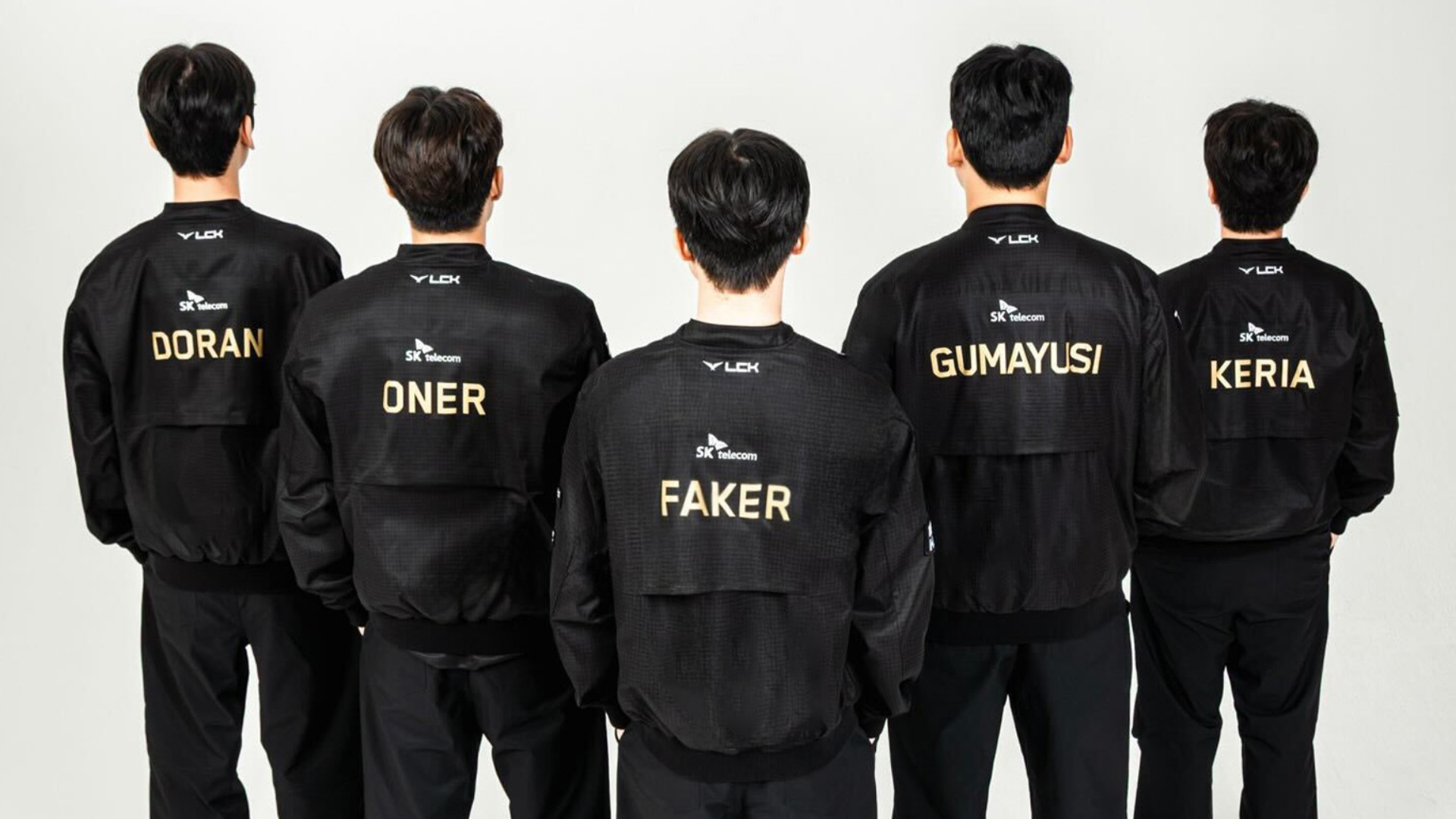 T1 reveals all-black uniform for League of Legends Worlds 2025