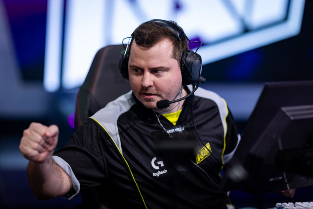 ANGE1 playing for Natus Vincere on stage