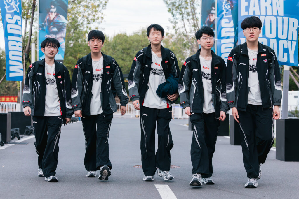 It’s a photo of the League of Legends esports players from the team Anyone’s Legend during the World Championship 2025 — LoL Worlds 2025.