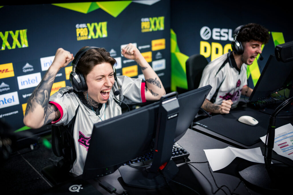 It's a photo of the Counter-Strike 2 players Martinez and dav1g from the team Gentle Mates during the CS2 esports ESL Pro League Season 22.