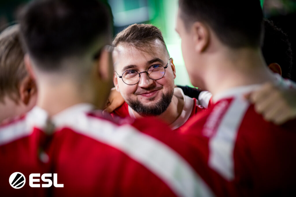 It’s a photo of the Counter-Strike esports player torzsi from the team MOUZ at the ESL Pro League Season 22.