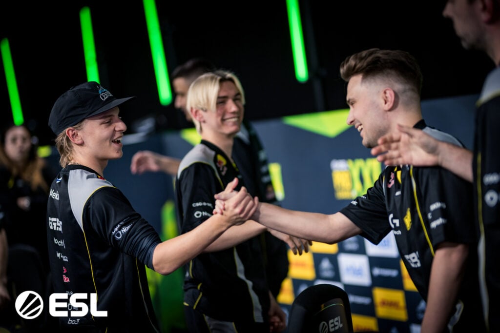 The CS2 esports players from NAVI congratulate each other at ESL Pro League Season 22 Stage 2.