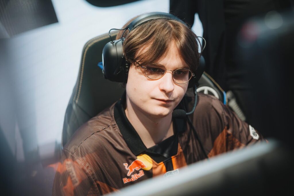 FNC Upset at Worlds 2025 (Photo via Riot Games | Colin Young-Wolff)