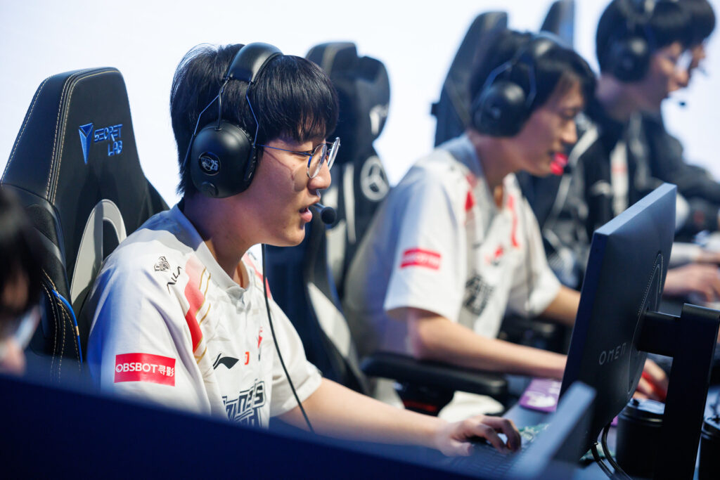 The LoL esports players from the team Anyone's Legend compete in Round 3 of LoL Worlds 2025 Swiss Stage - in the match versus CTBC Flying Oyster. Photo by Riot Games.