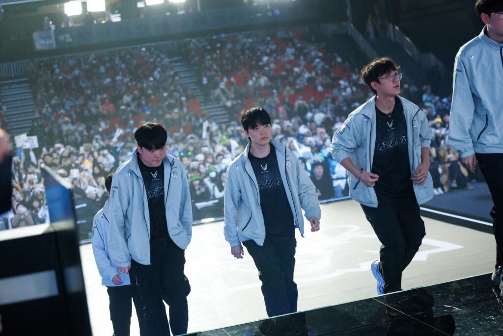 It’s a photo of the League of Legends team Gen.G Esports at the World Championship 2025 - LoL Worlds 2025.