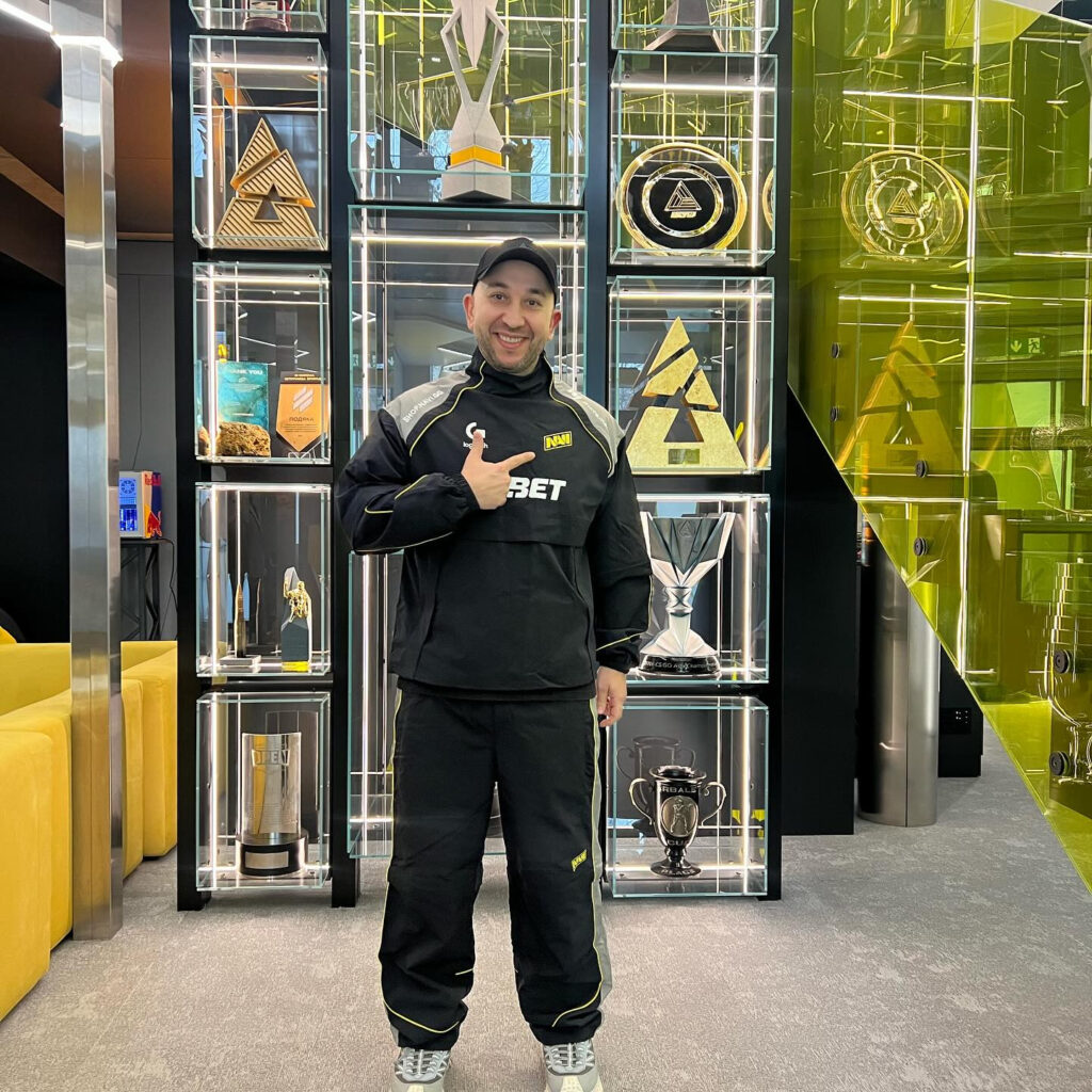 Evgeniy Zolotarev (Photo via navi.harispilton/Instagram)