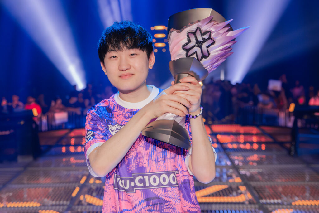 Jinggg with the Masters Toronto trophy  (Photo by Stefan Wisnoski/Riot Games)