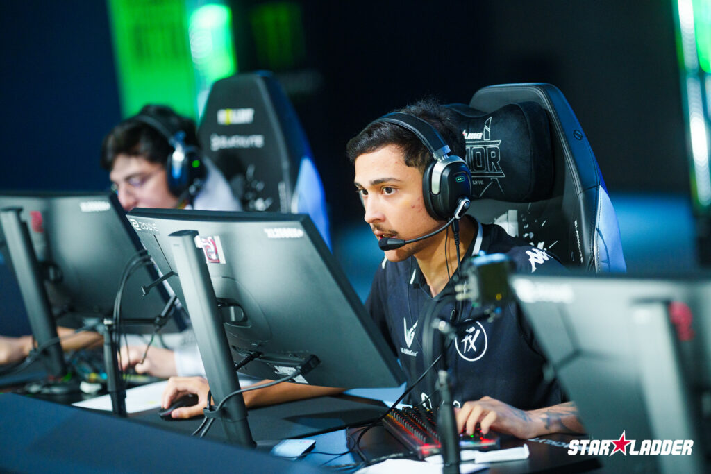 The photo features the Fluxo CS2 players during the esports tournament StarLadder Budapest Major 2025.