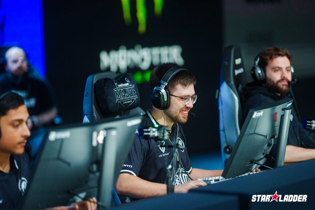 The photo of the CS2 team Fluxo at the StarLadder Budapest Major 2025.