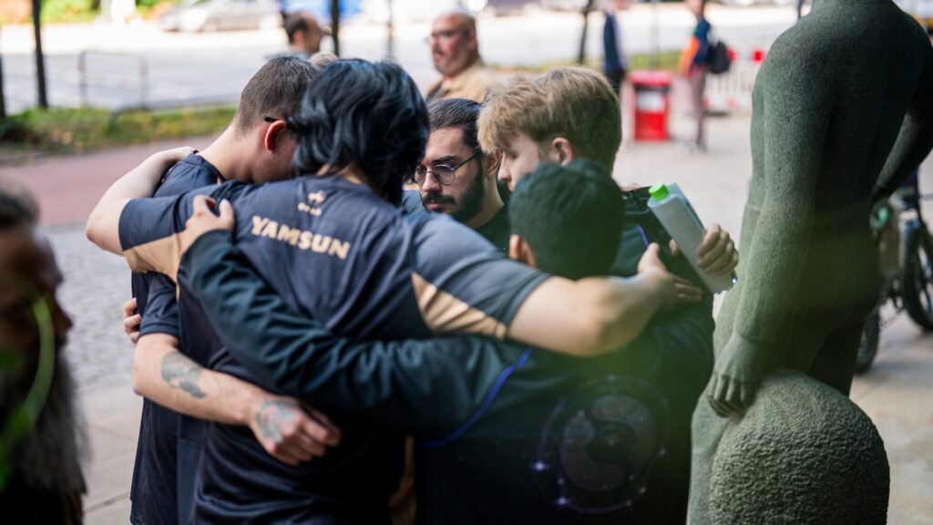 Wildcard? Apex Genesis? No: GamerLegion joins Dota 2