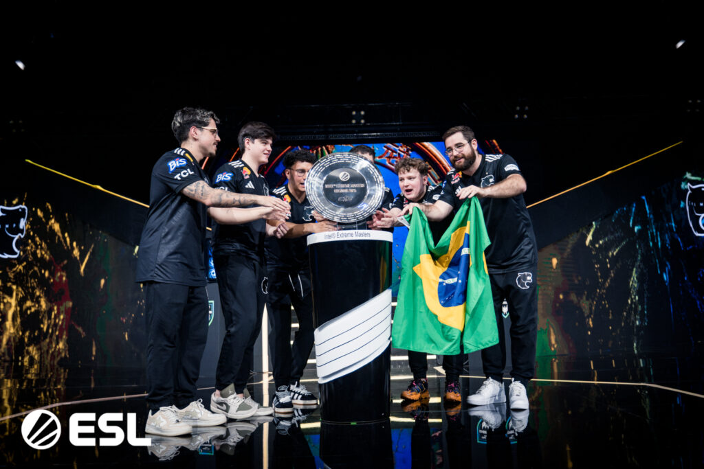 It’s a photo of the CS2 esports players from the team FURIA lifting the tournament trophy at IEM Chengdu 2025.
