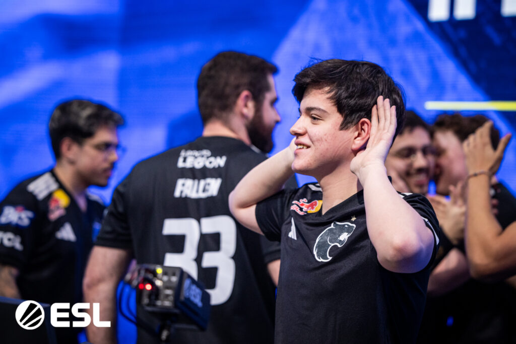 It’s a photo of the CS2 esports players from the team FURIA at the tournament IEM Chengdu 2025.