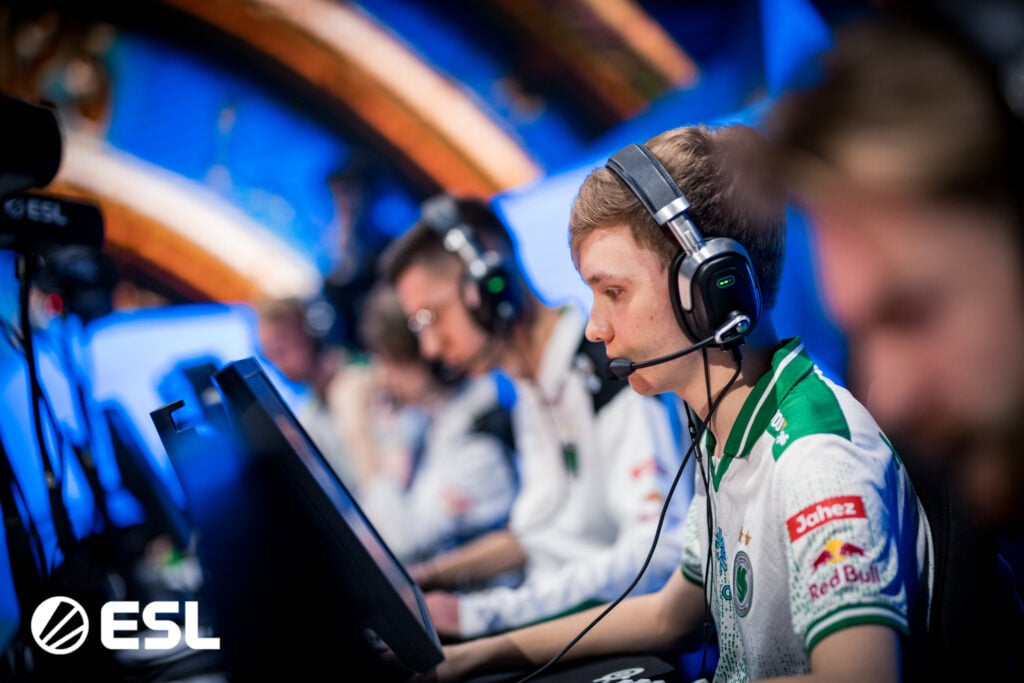 It’s a photo of the CS2 esports players from Team Falcons at the tournament IEM Chengdu 2025.