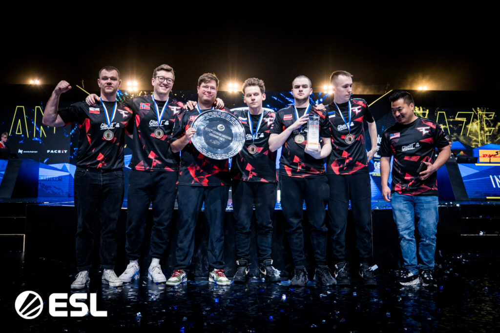 The Counter-Strike 2 players from the team FaZe Clan on the stage at IEM Chengdu 2024, after winning the tournament - a photo.