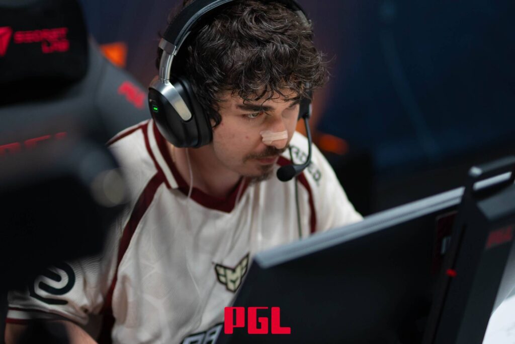 It’s a photo of CS2 esports players from the team HEROIC at the tournament PGL Masters Bucharest 2025.