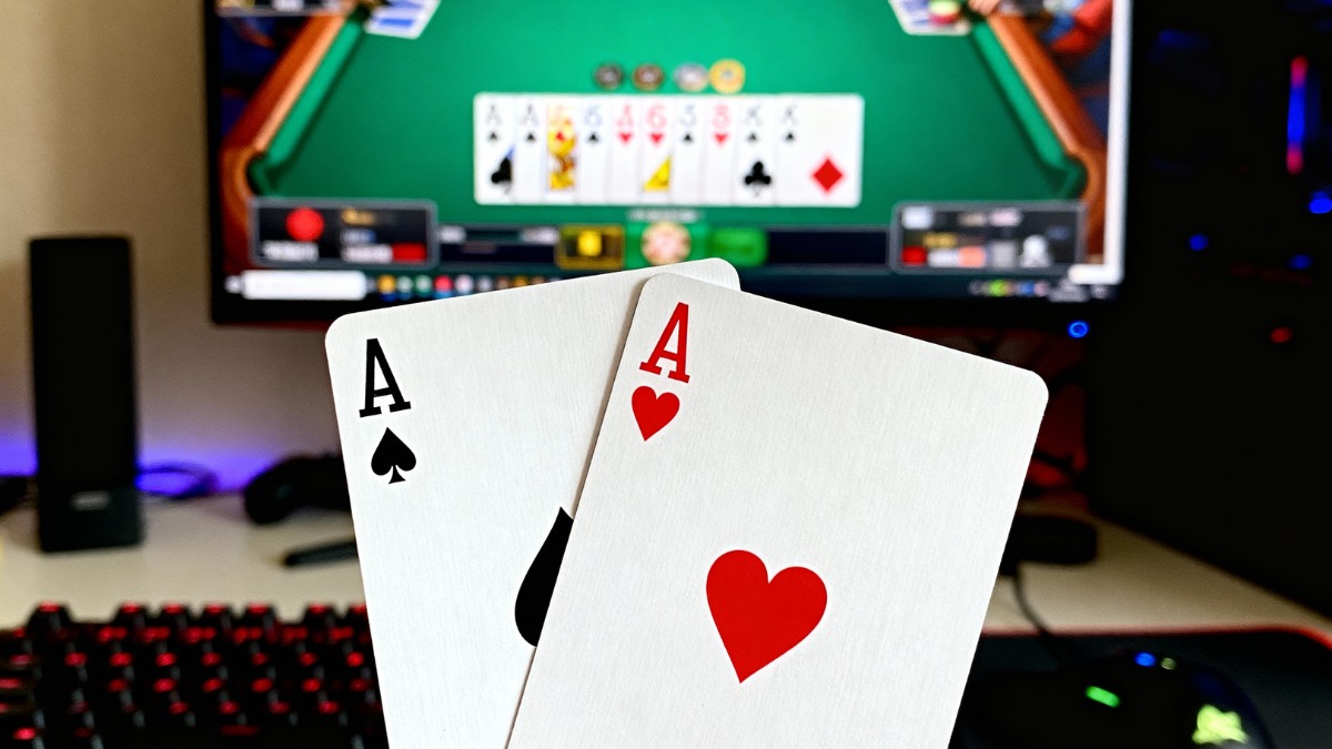 Poker Cheat Sheet for Players Who Want to Improve Fast