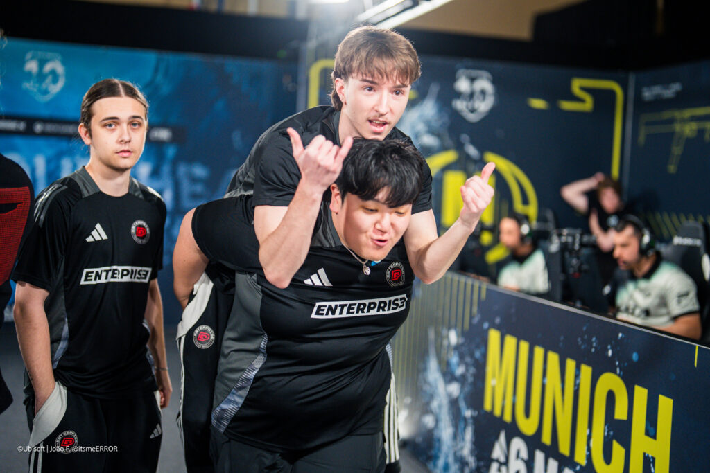 The photo features the Rainbow Six Siege X team ENTERPRISE Esports at the Major 2025 tournament in Munich.