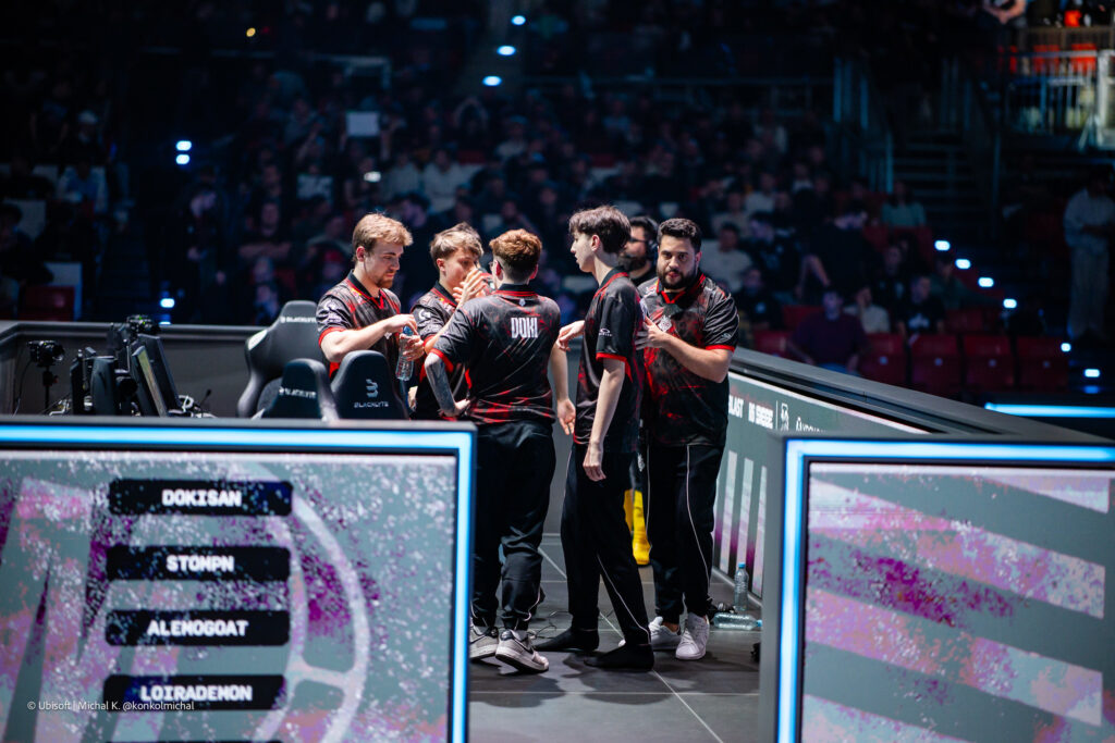 The photo features the Rainbow Six Siege X team G2 esports at the Major 2025 tournament in Munich.