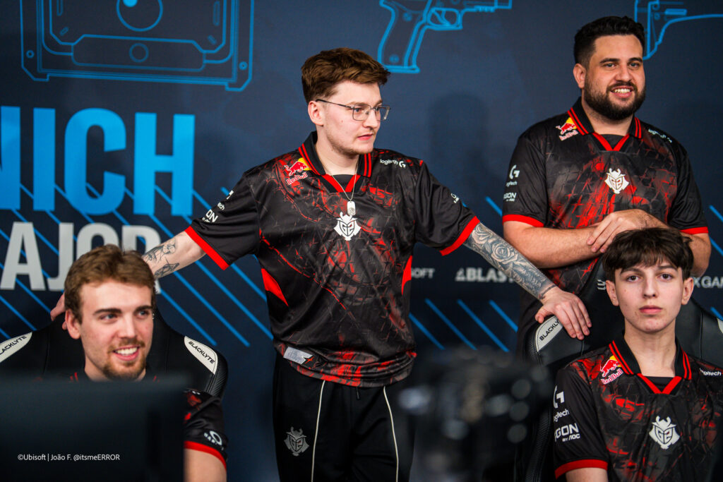 It’s a photo of the Rainbow Six Siege players from the team G2 Esports at the tournament R6 Munich Major 2025.