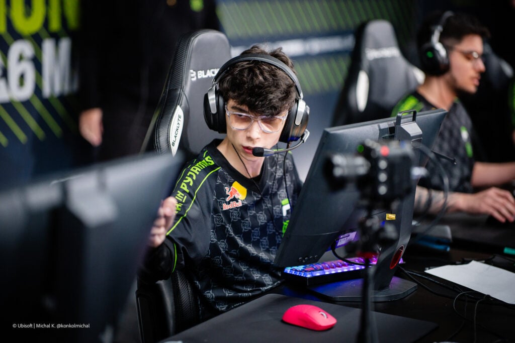 It’s a photo of the Rainbow Six Siege players from the team Ninjas in Pyjamas at the tournament R6 Munich Major 2025.