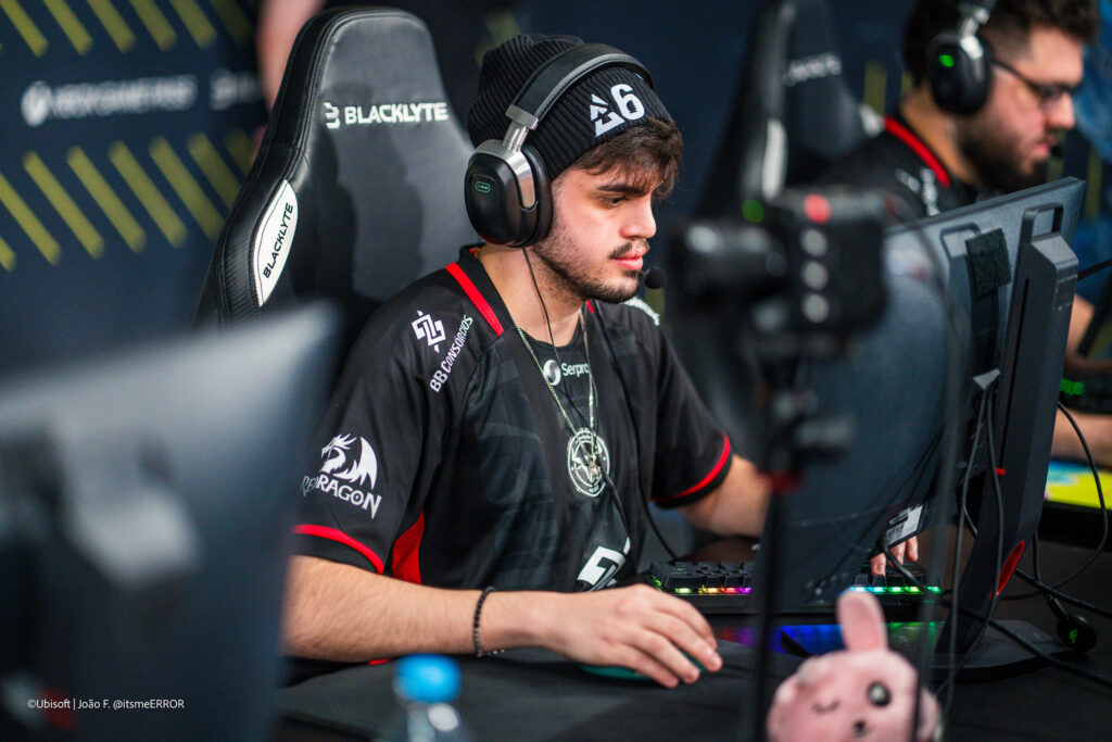 The photo features the Rainbow Six Siege X team w7m esports at the Major 2025 tournament in Munich.