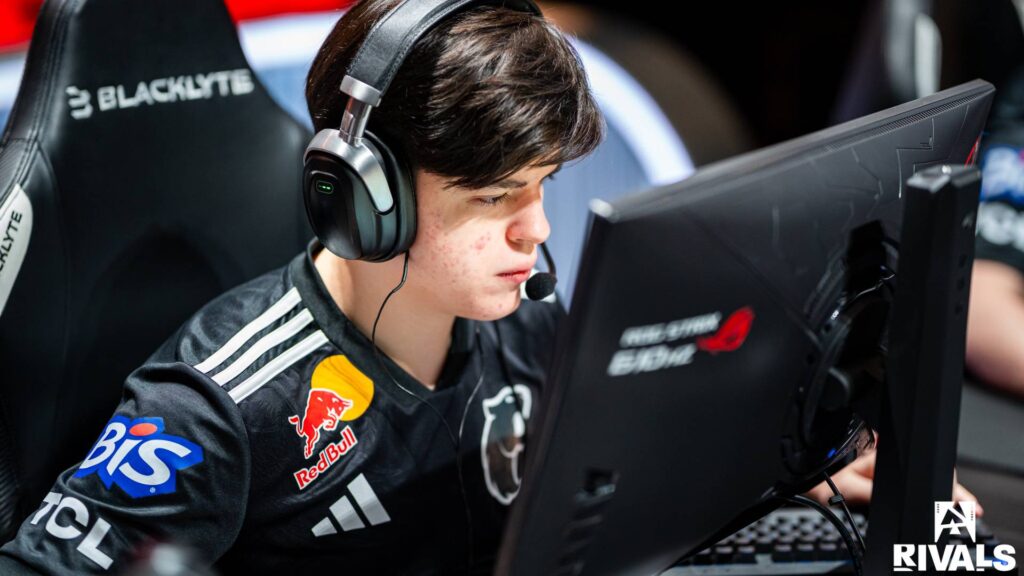 molodoy’s CS2 crosshair, video, and viewmodel settings