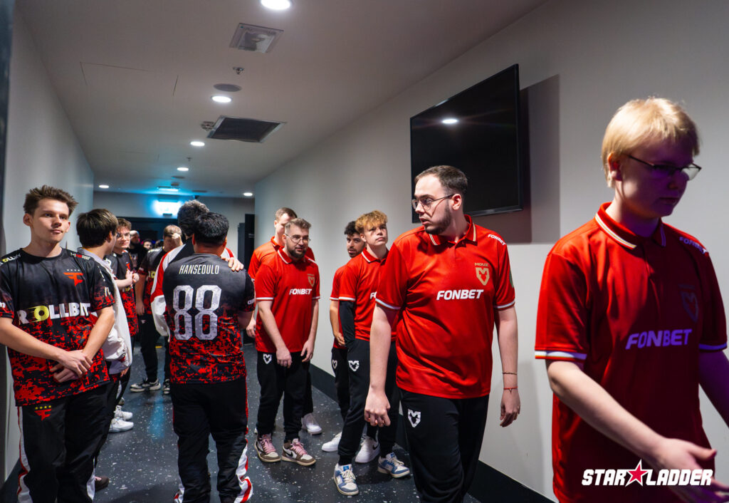 The CS2 esports players from the teams MOUZ and FaZe before their matches at the StarLadder Budapest Major 2025 - it’s a photo.
