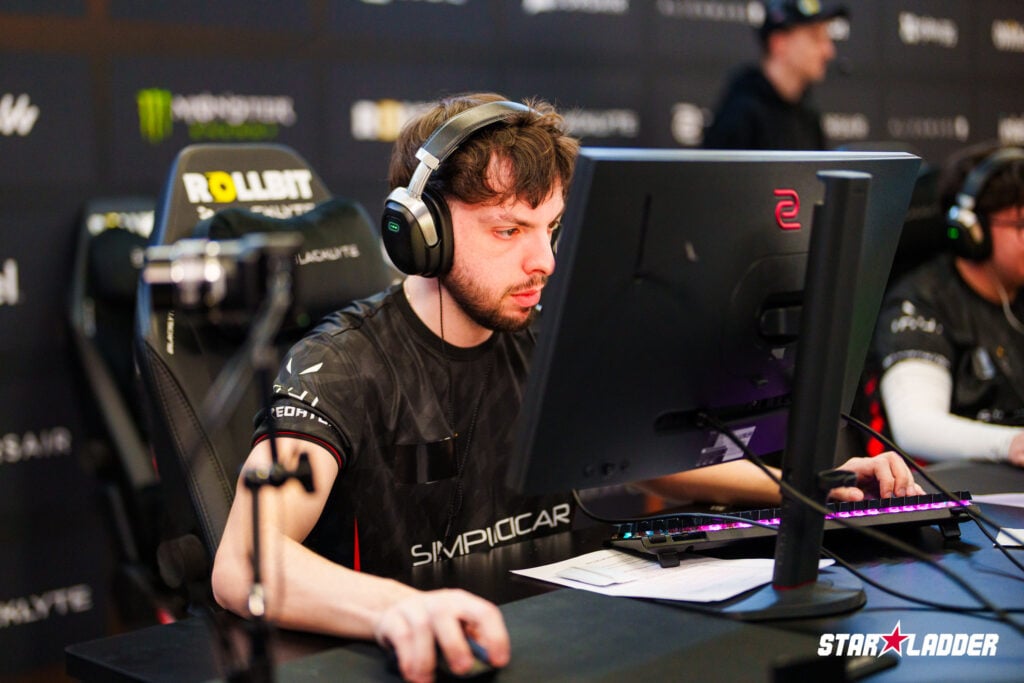 It’s a photo of the Counter-Strike 2 team 3DMAX at the CS2 esports StarLadder Budapest Major 2025.