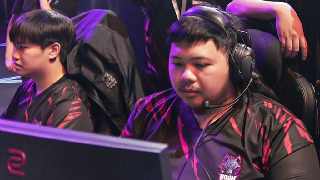 Jaunuel and JaCkky playing under BOOM Esports during Dota 2's The International 2025. The team is about to exit the esports game.