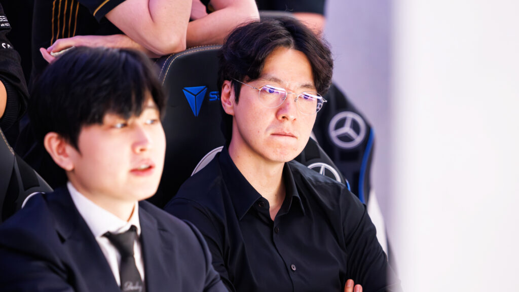 LoL Esports coaches can now speak in-game with “Coach Comms”