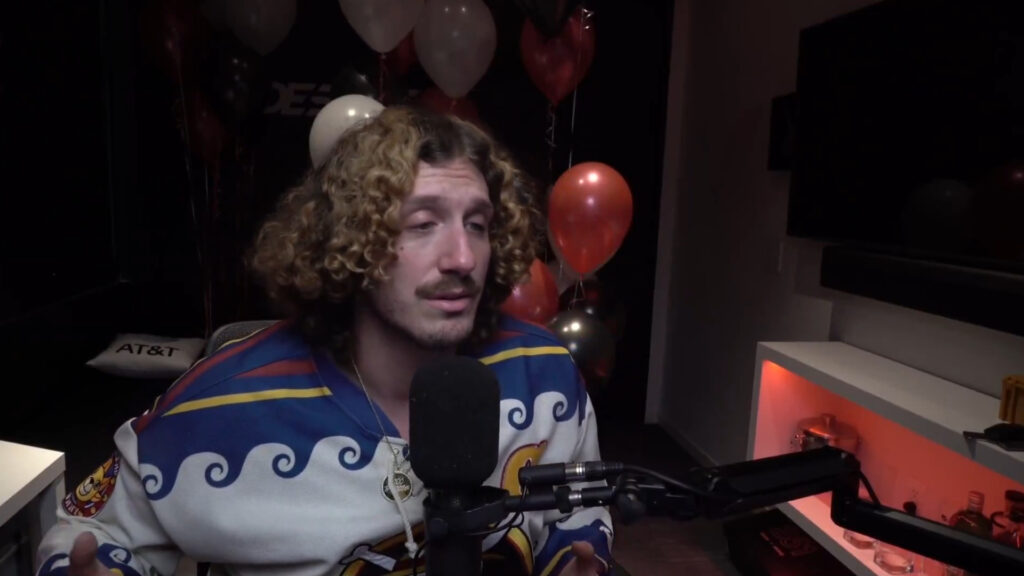 NiceWigg discusses his role at 100 Thieves in a livestream