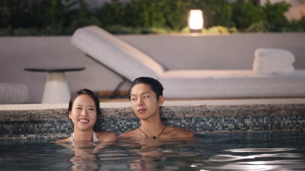 The screenshot from the Netflix show Single’s Inferno Season 5 - episode 8, Park Hee-sun and Lim Su-been during their Paradise date.