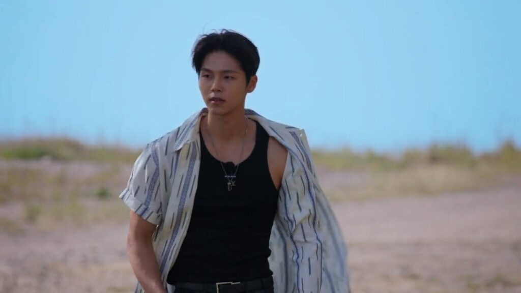 It’s a screenshot from the Korean reality show Single’s Inferno Season 5: the image shows one of the contestants, Lim Su-been, while he enters the show for the first time.