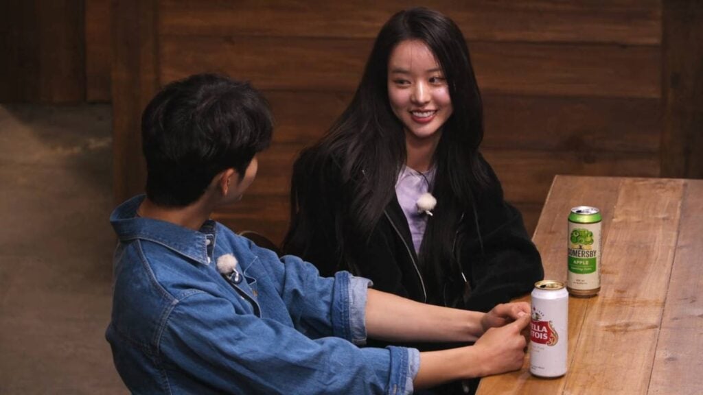 It’s a scene from episode 5, Single’s Inferno Season 5 - Kim Min-gee and Song Seung-il have a private chat.