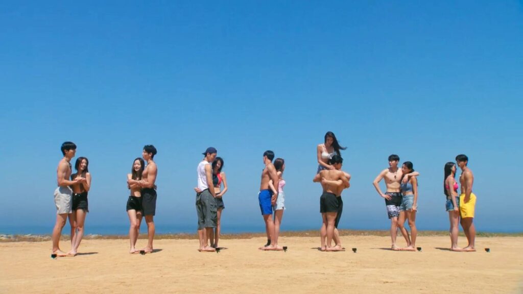 Single’s Inferno Season 5, a screenshot from episode 7 - amidst a contact game.