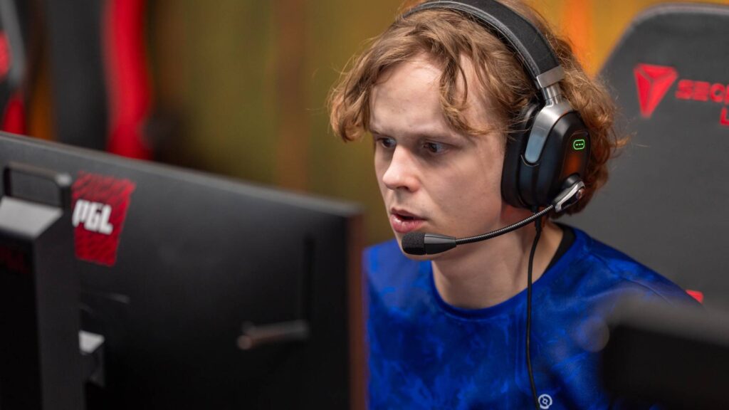 It looks like dyrachyo will stay away from Dota 2 for a while as he recovers from a recent surgery.