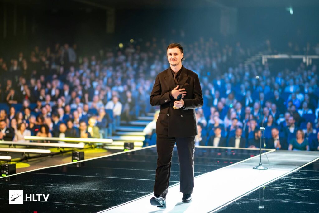 It’s a photo of the Counter-Strike 2 player William "mezii" Merriman on the stage of the HLTV Awards 2025 ceremony.