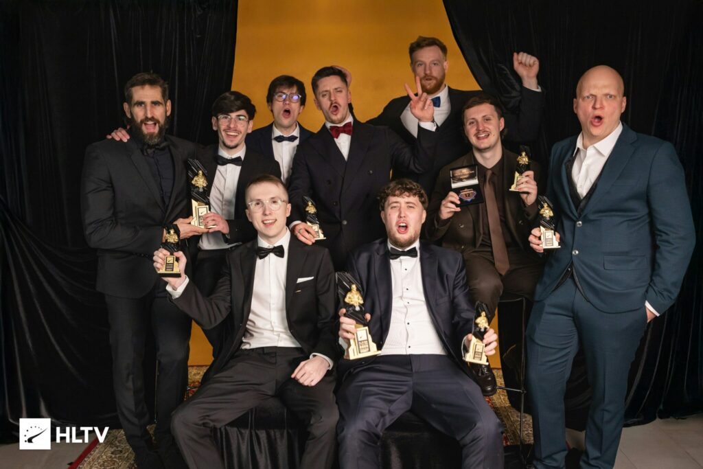 The photo of the CS2 Team Vitality, players and organization staff, with the trophy as team of the year at HLTV Awards 2025.