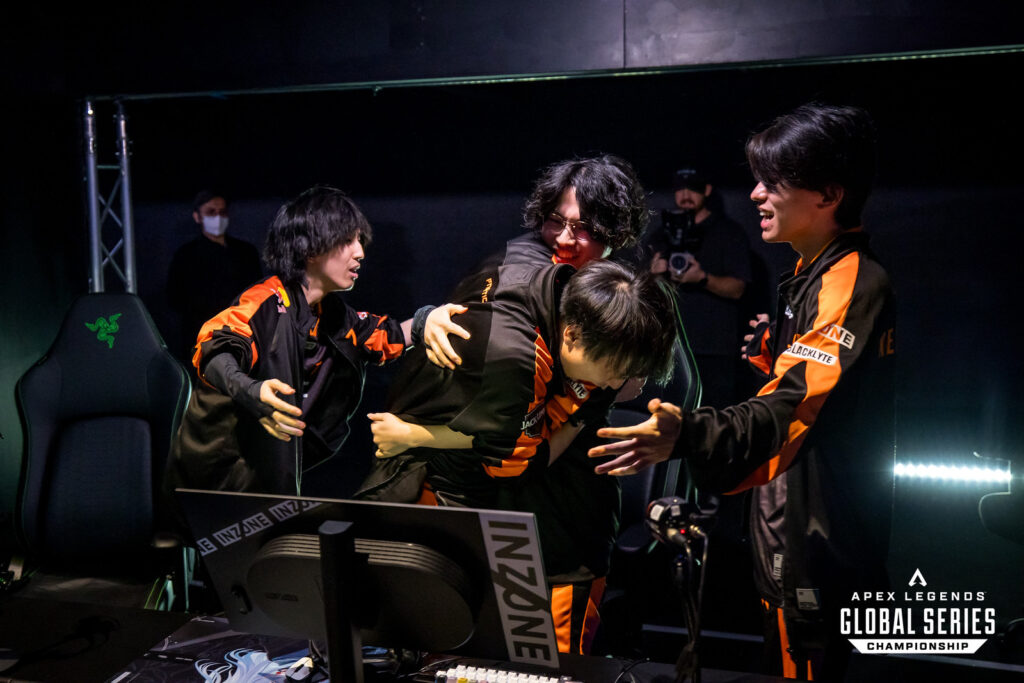 FNATIC celebrating at the ALGS Year 5 Champs (Photo via ALGS / Joe Brady)