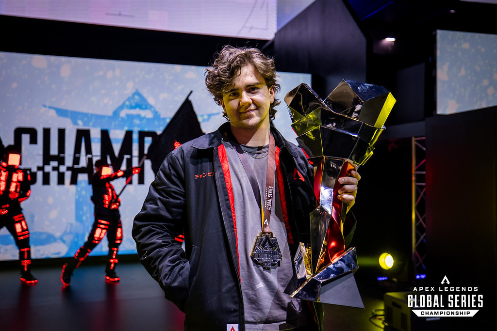 OBVN Blinkzr with the ALGS Year 5 trophy (Photo via ALGS / Joe Brady)